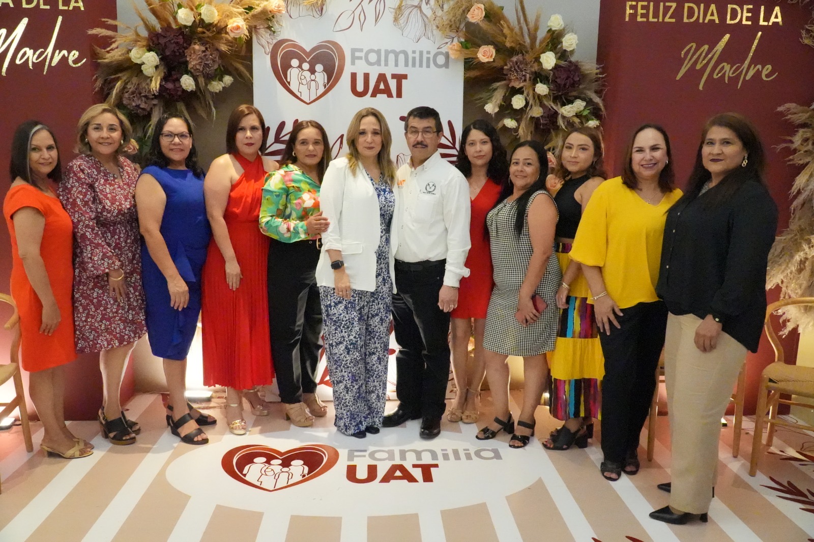 Preside el rector festejos en honor a las madres trabajadoras delSUTUAT