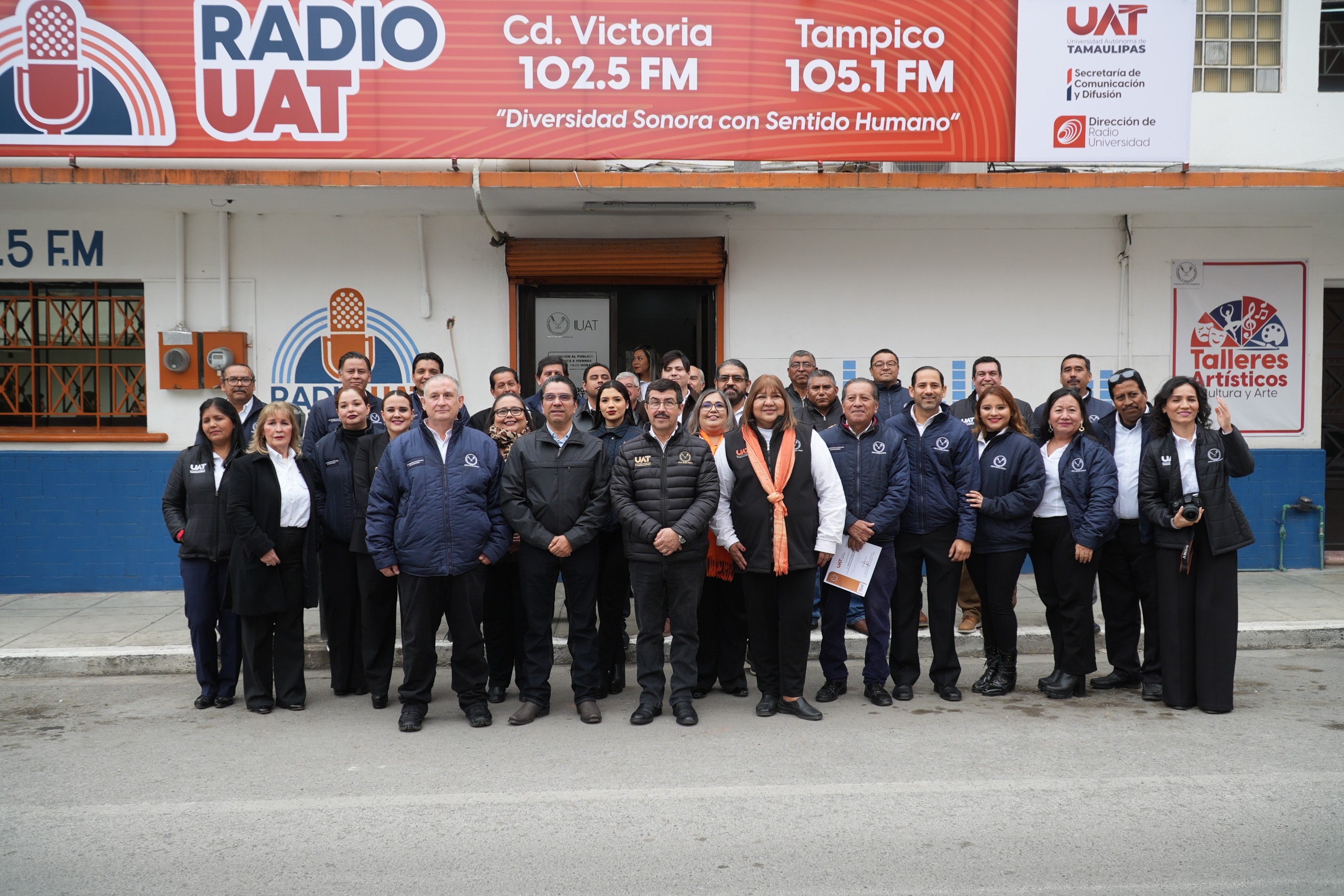 Preside rector Dámaso Anaya celebración del 33 aniversario de Radio UAT