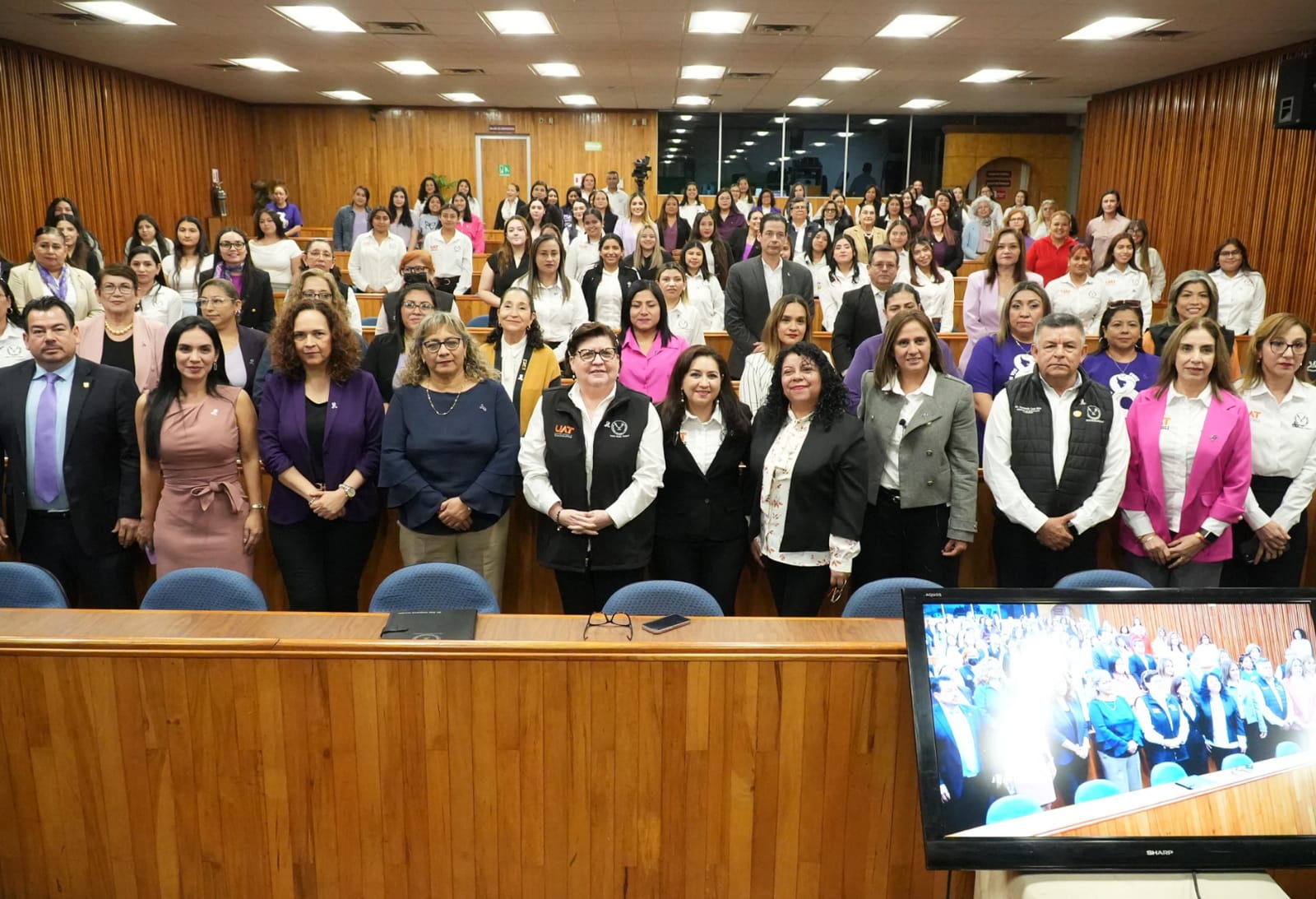 Impulsa la UAT el crecimiento y logros de sus investigadoras