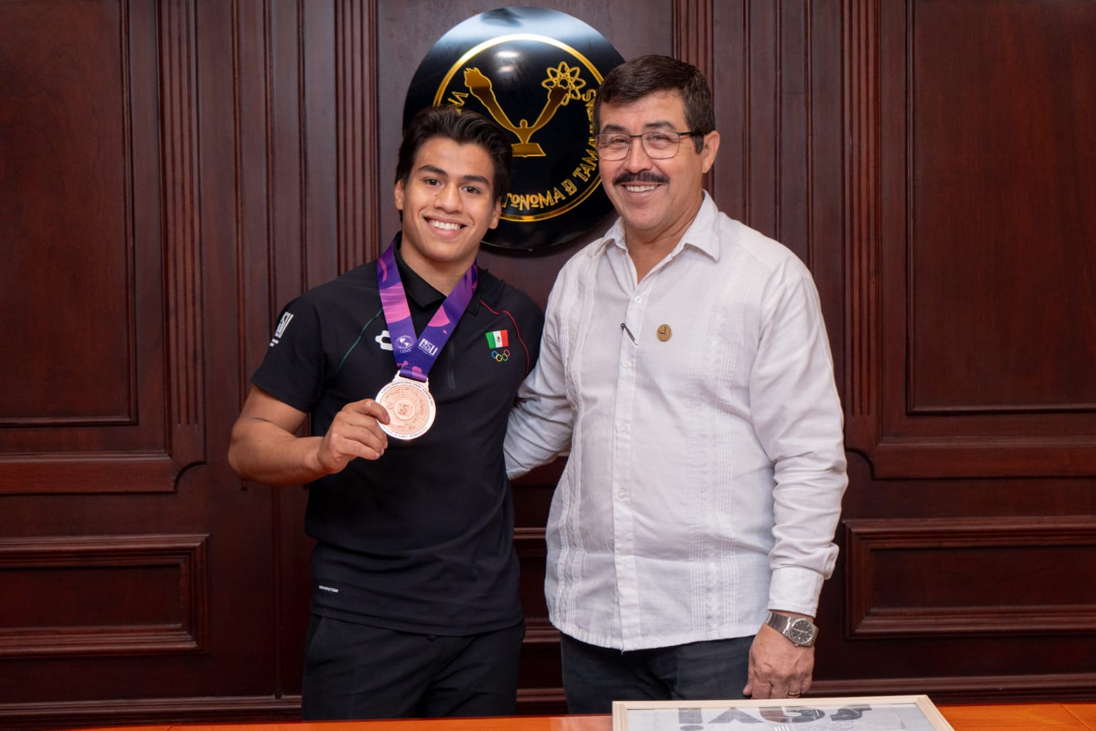 Reconoce rector a Lalo Sagastegui por sus logros deportivos a nivel internacional