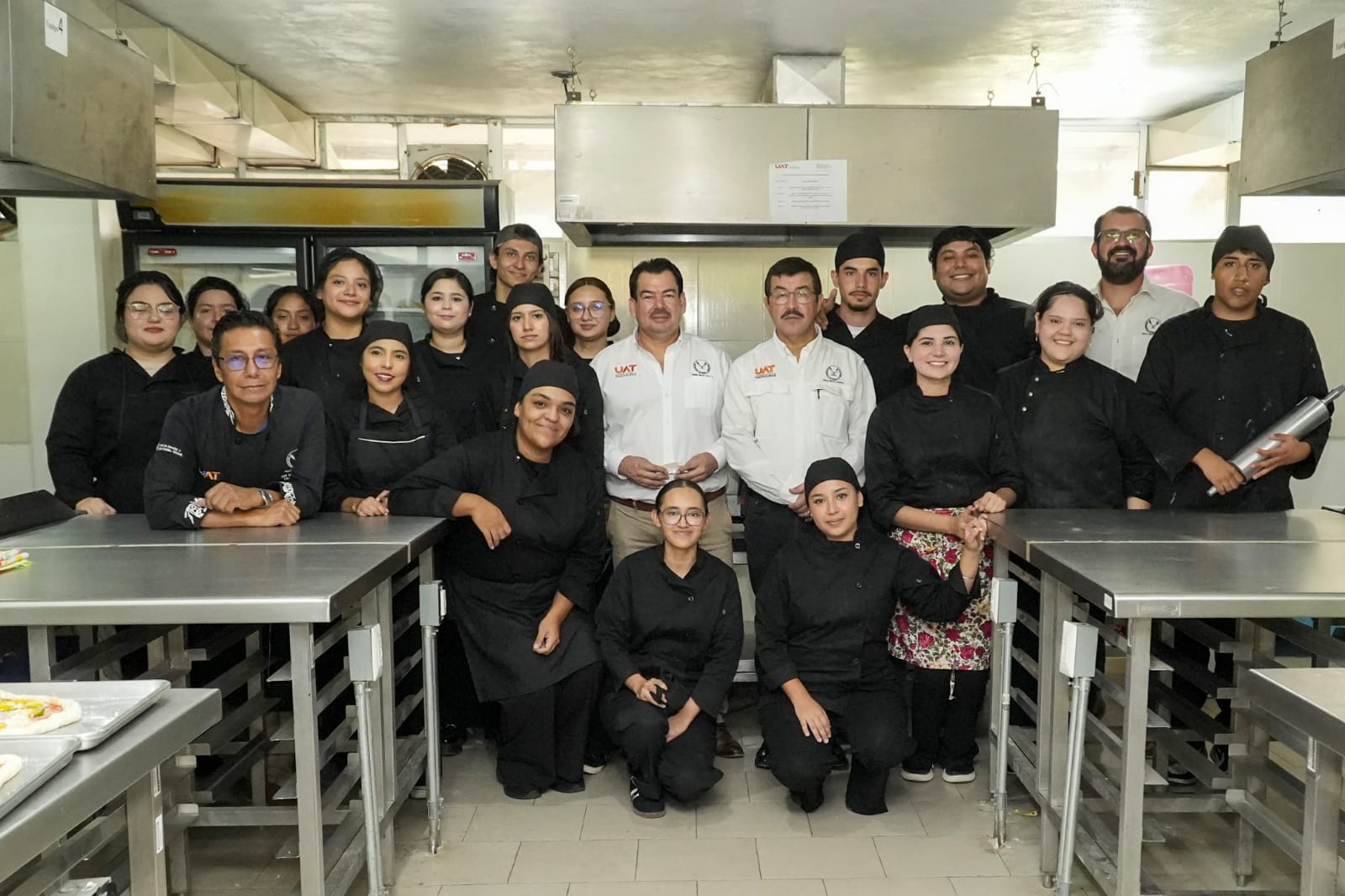 Comparte el rector logros y proyectos con estudiantes de la Facultad de Derecho Victoria