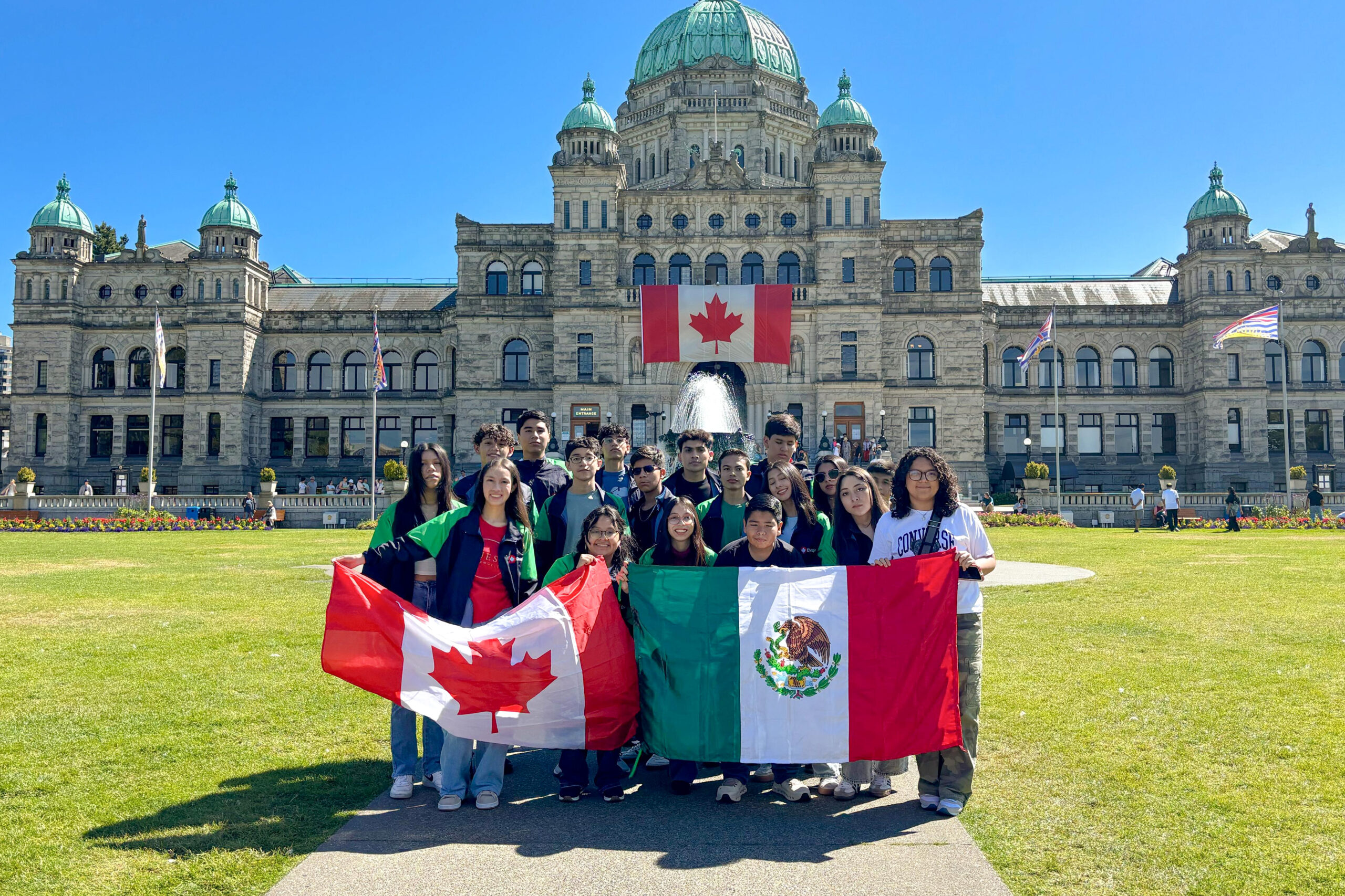 Estudiantes del CeINA UAT viven experiencia cultural en Canadá 