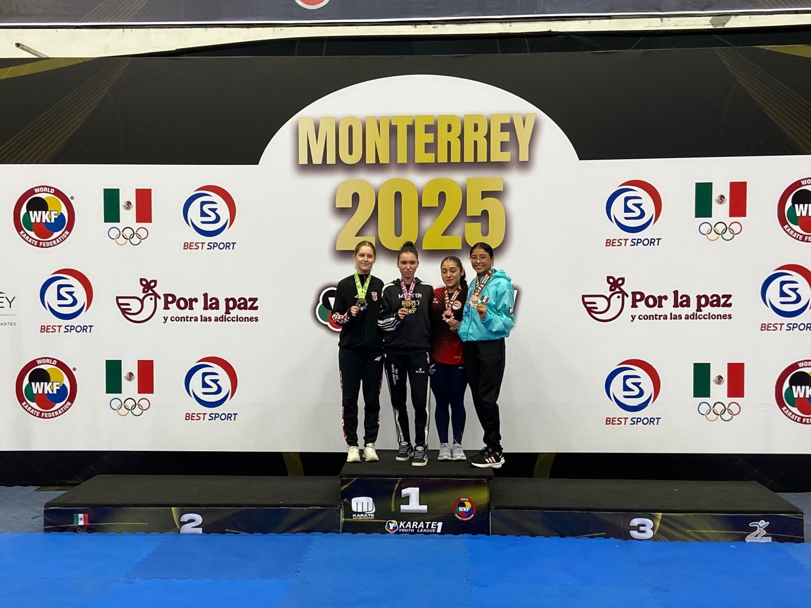 Destaca estudiante de la UAT en evento mundial de karate 