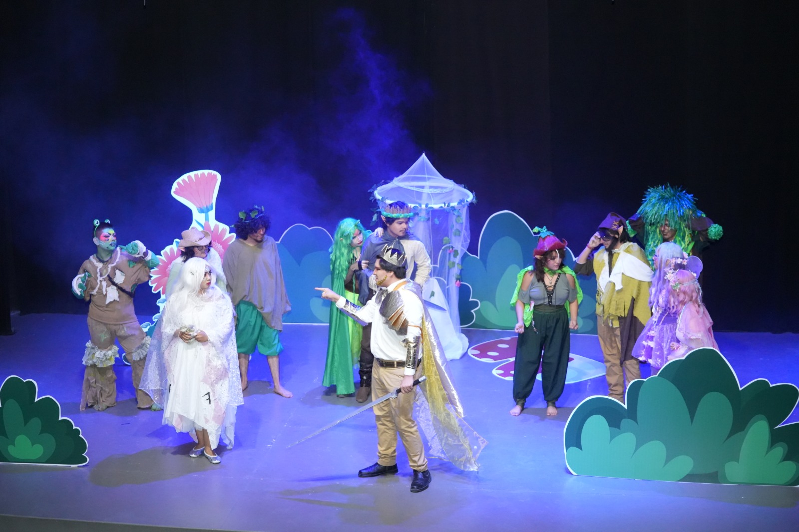 Despliegan estudiantes de la UAT su talento en obra teatral 