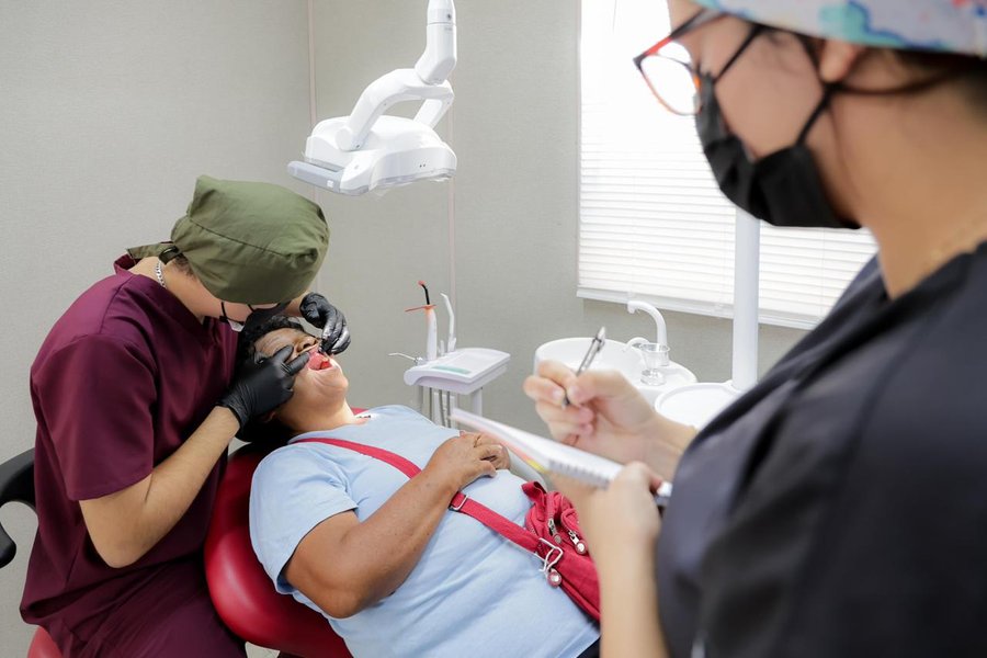 UAT y Gobierno de Tampico logran más de mil sonrisas con jornadas dentales gratuitas