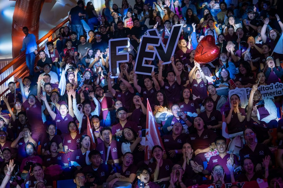 Estudiantes de la UAT disfrutan del tributo musical “Broken Heart Club»
