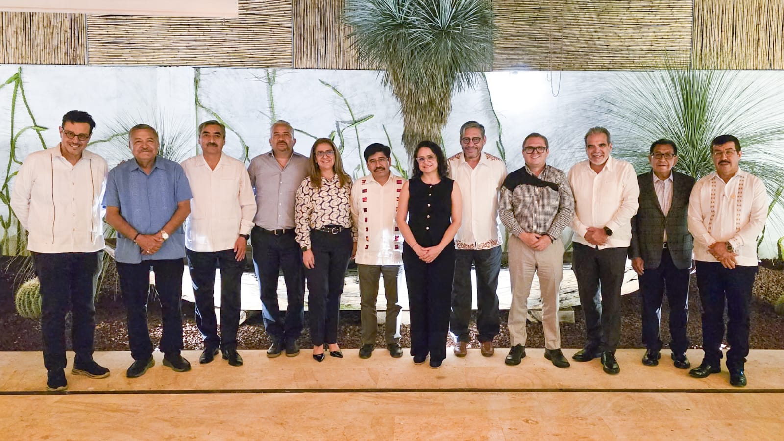 Participa rector de la UAT en reunión nacional con el jurista Hugo Aguilar 