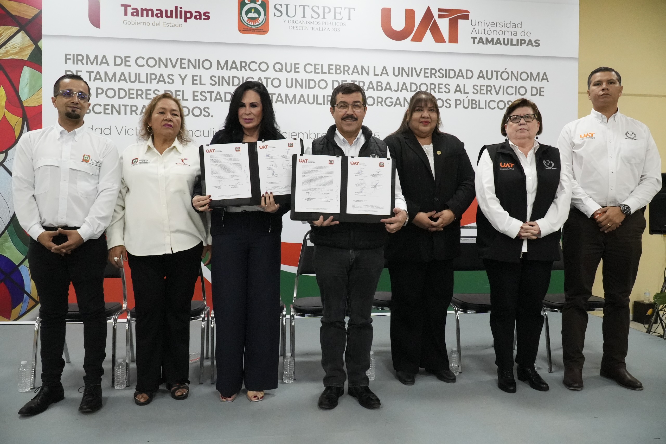 Otorgará la UAT becas a hijos de trabajadores del SUTSPET