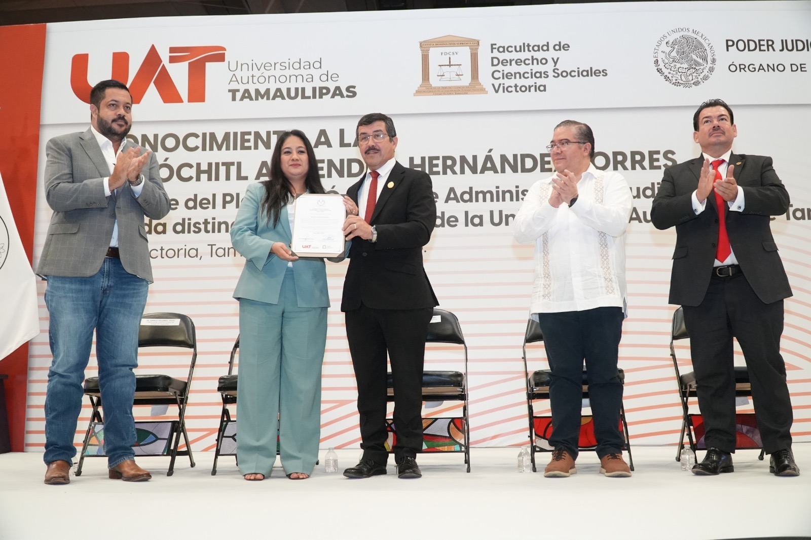 Reconoce UAT trayectoria judicial de su distinguida egresada Xóchitl Almendra Hernández Torres